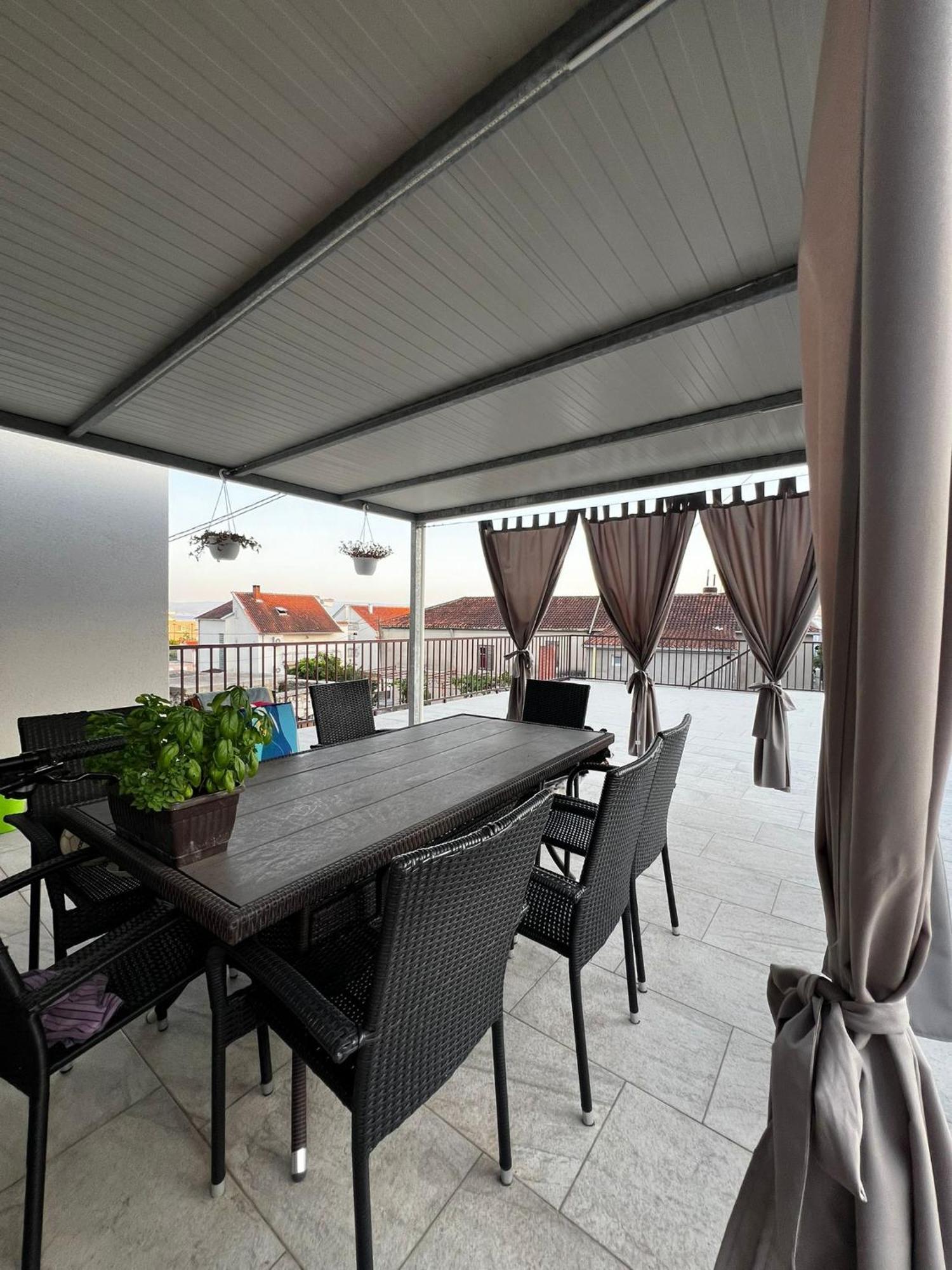 Apartmani Mila Podstrana Exterior foto